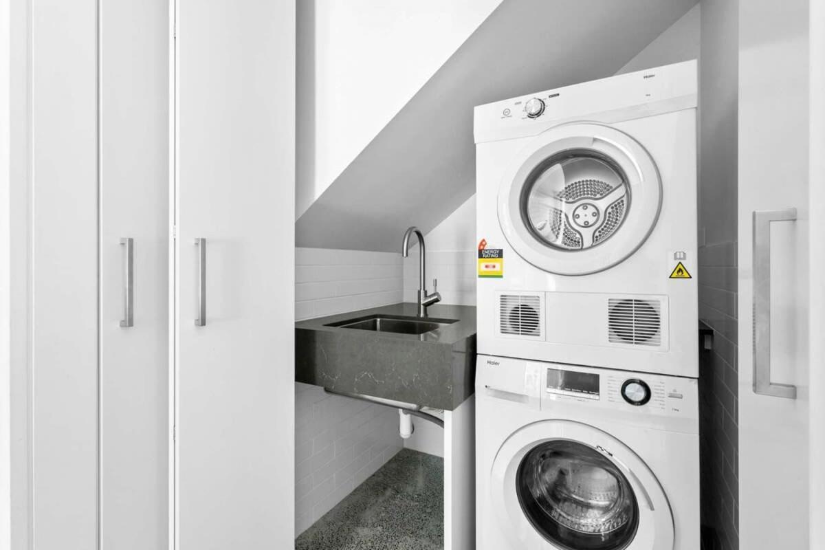 Impeccable 3-bed Near The Holiday home Sydney
